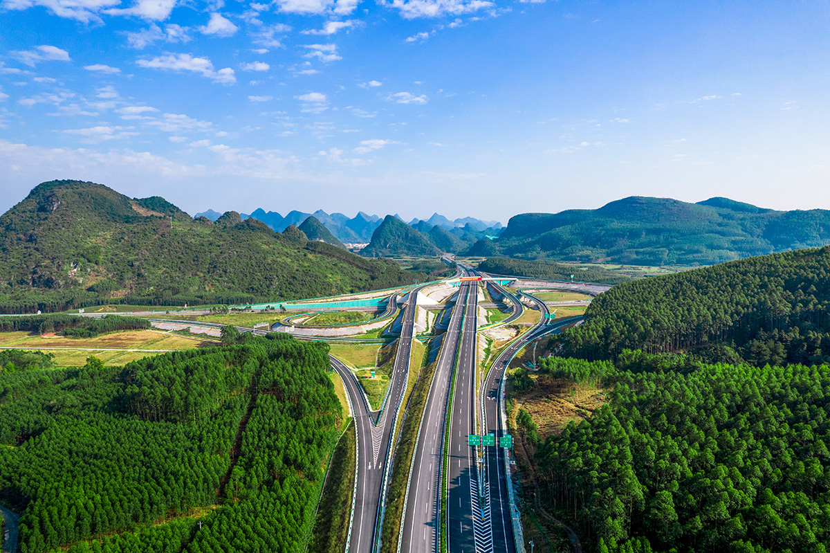 賀州至巴馬高速公路（來賓至都安段）.jpg